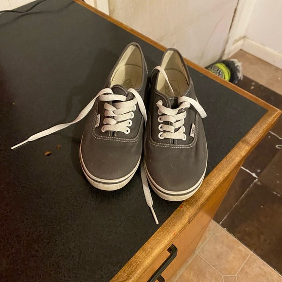 Vans - Picture 6 of 6